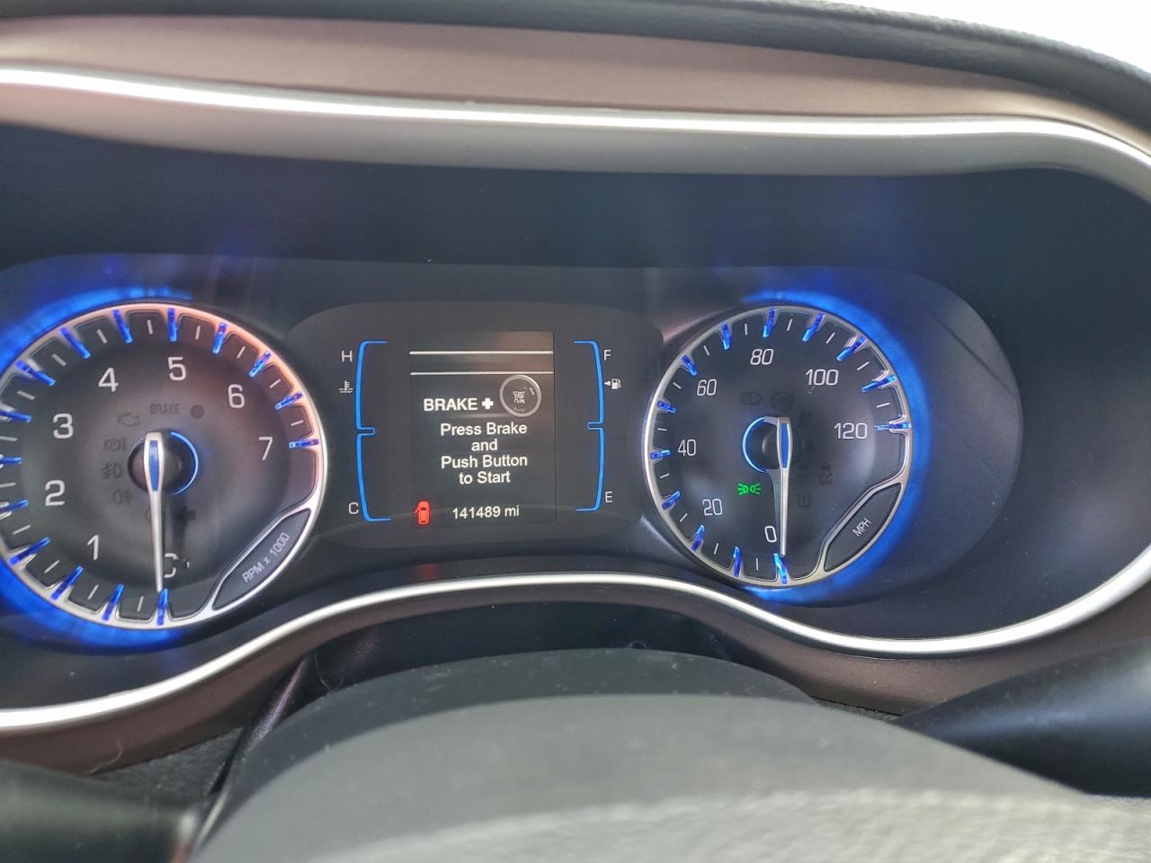 Chrysler Pacifica Touring L Image 11