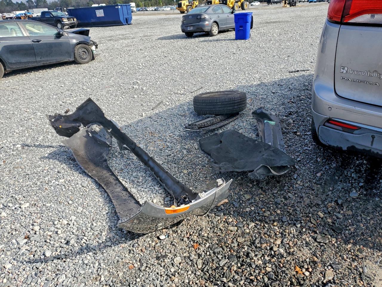 Chrysler Pacifica Touring L Image 14