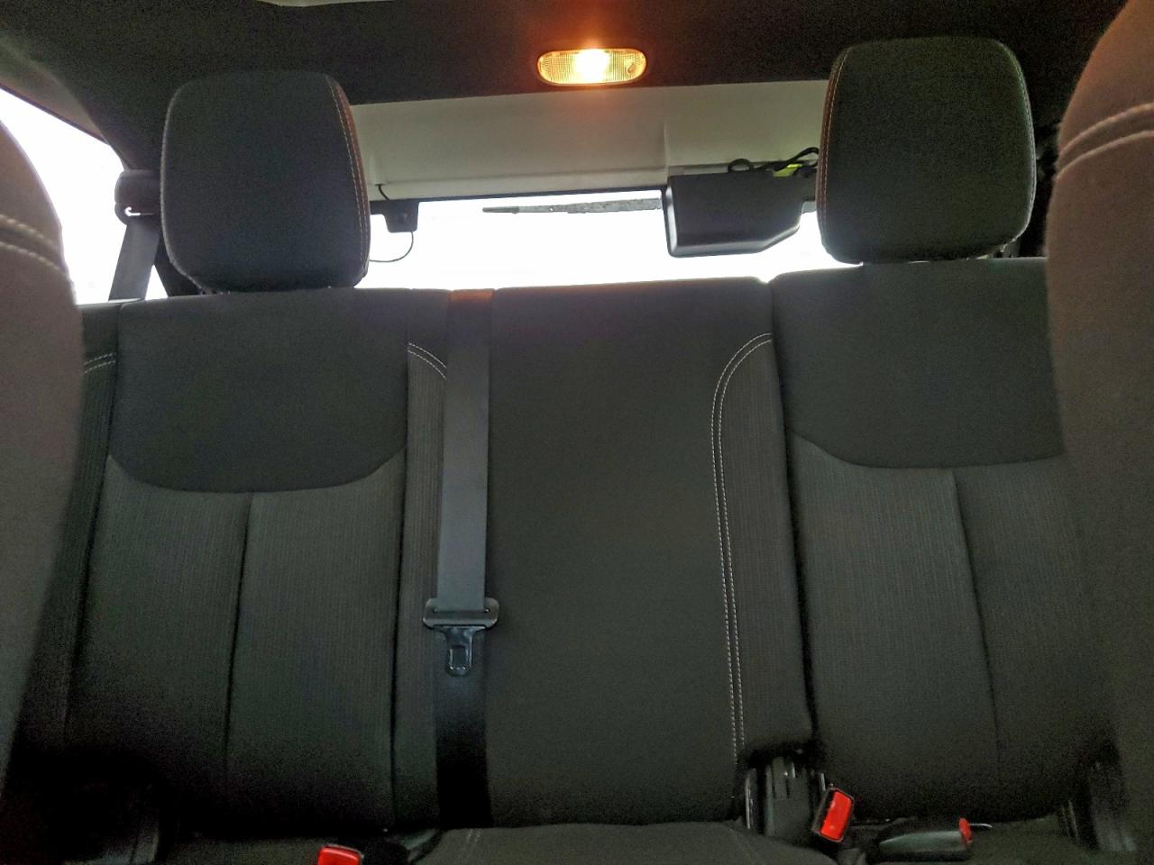 Jeep Wrangler Sahara Image 7