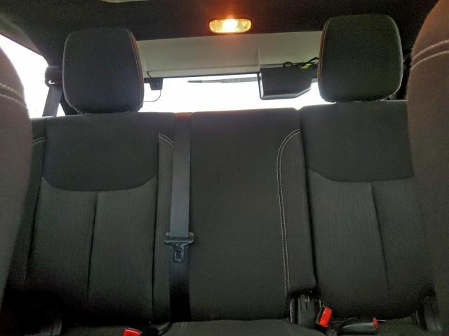 Jeep Wrangler Sahara Image 7