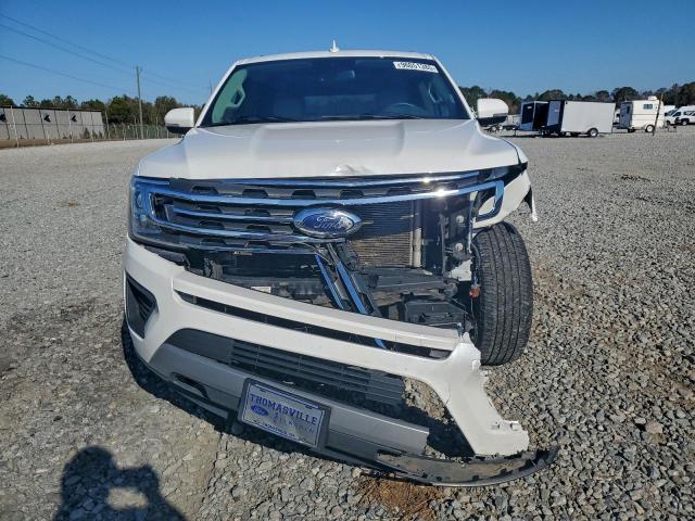 Ford Expedition Xlt Image 12