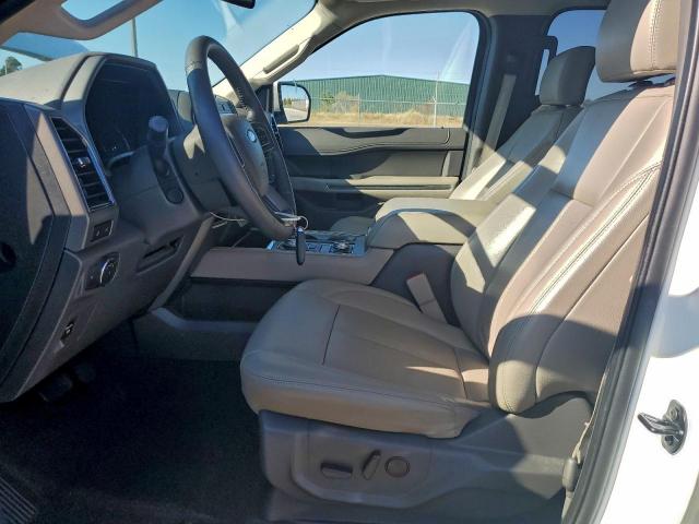 Ford Expedition Xlt Image 9