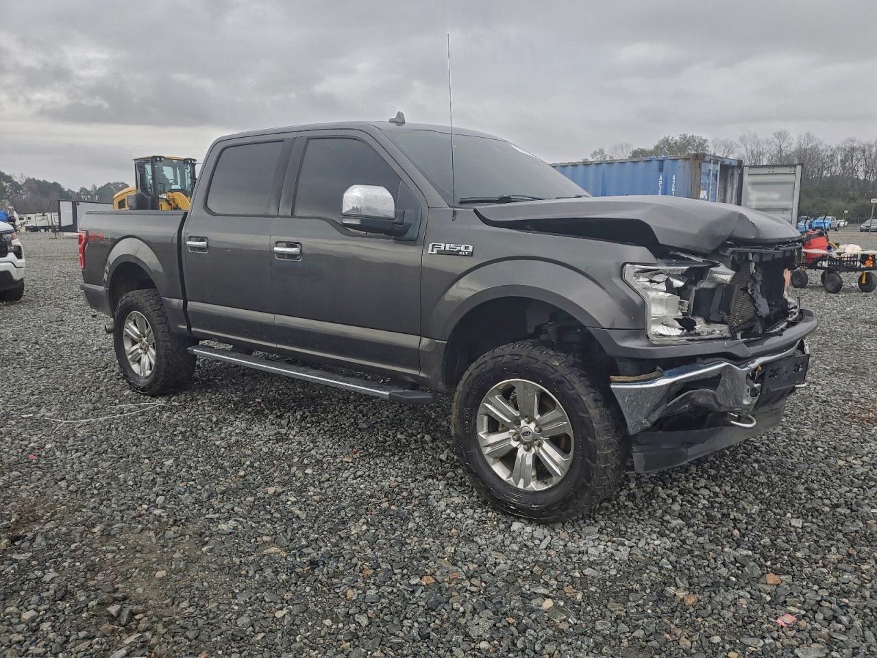 Ford F-150 Supercrew Image 4