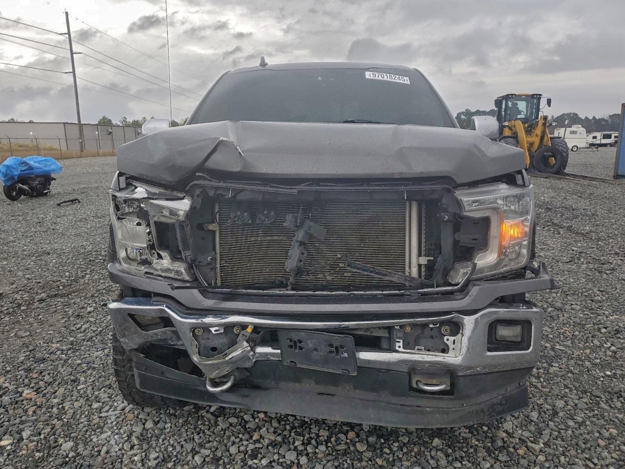 Ford F-150 Supercrew Image 3