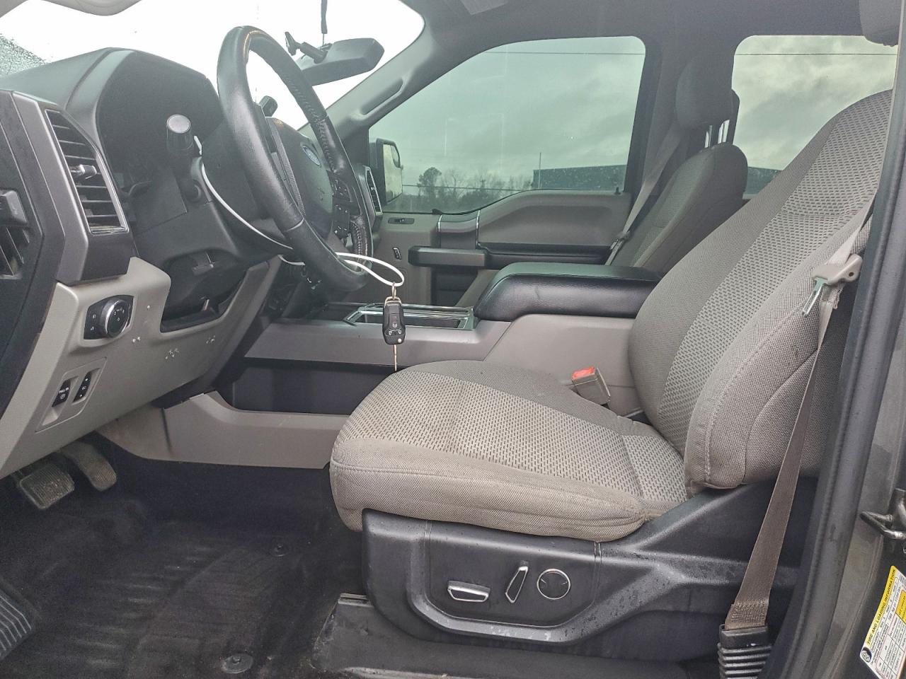 Ford F-150 Supercrew Image 5