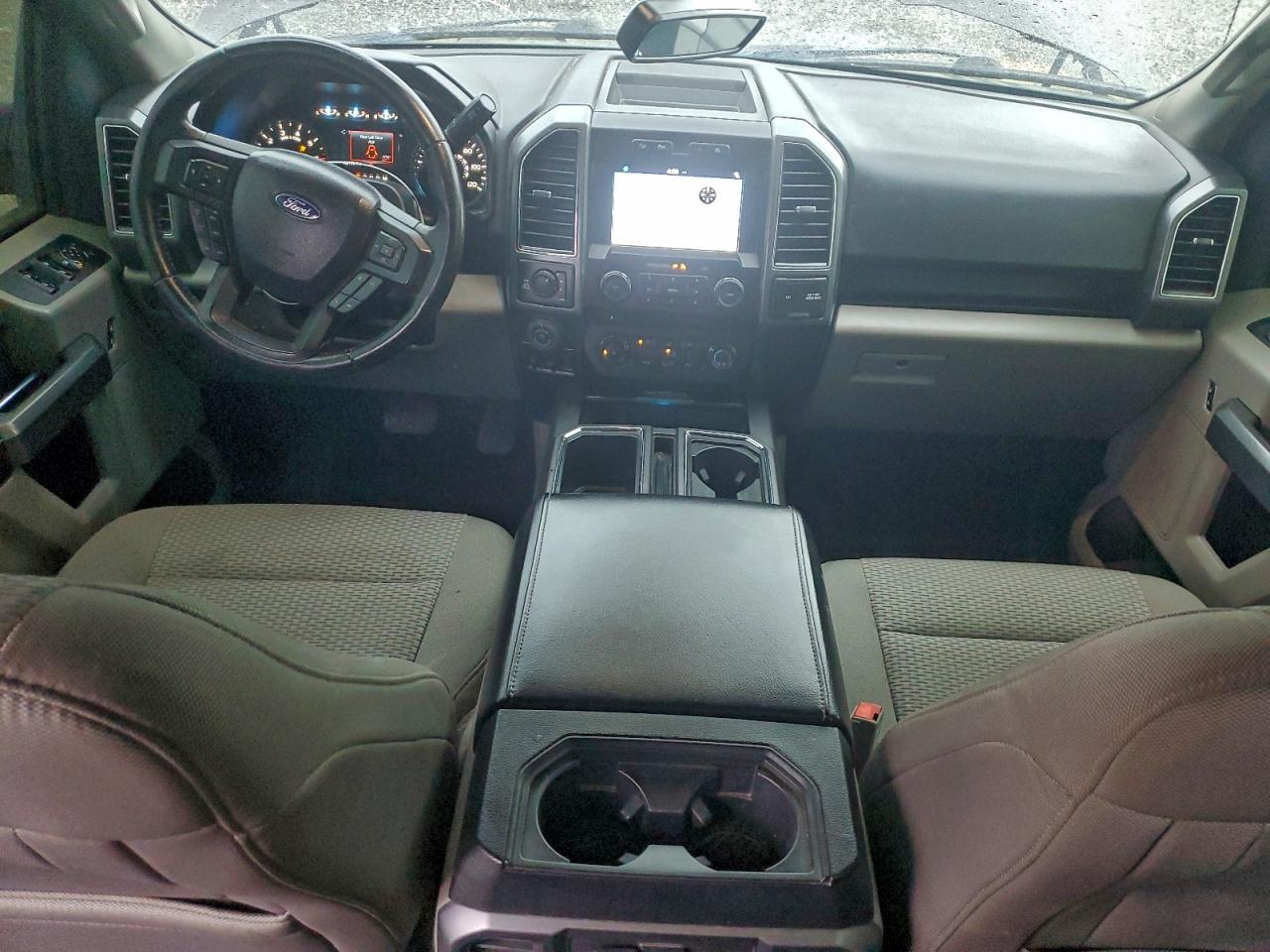 Ford F-150 Supercrew Image 6