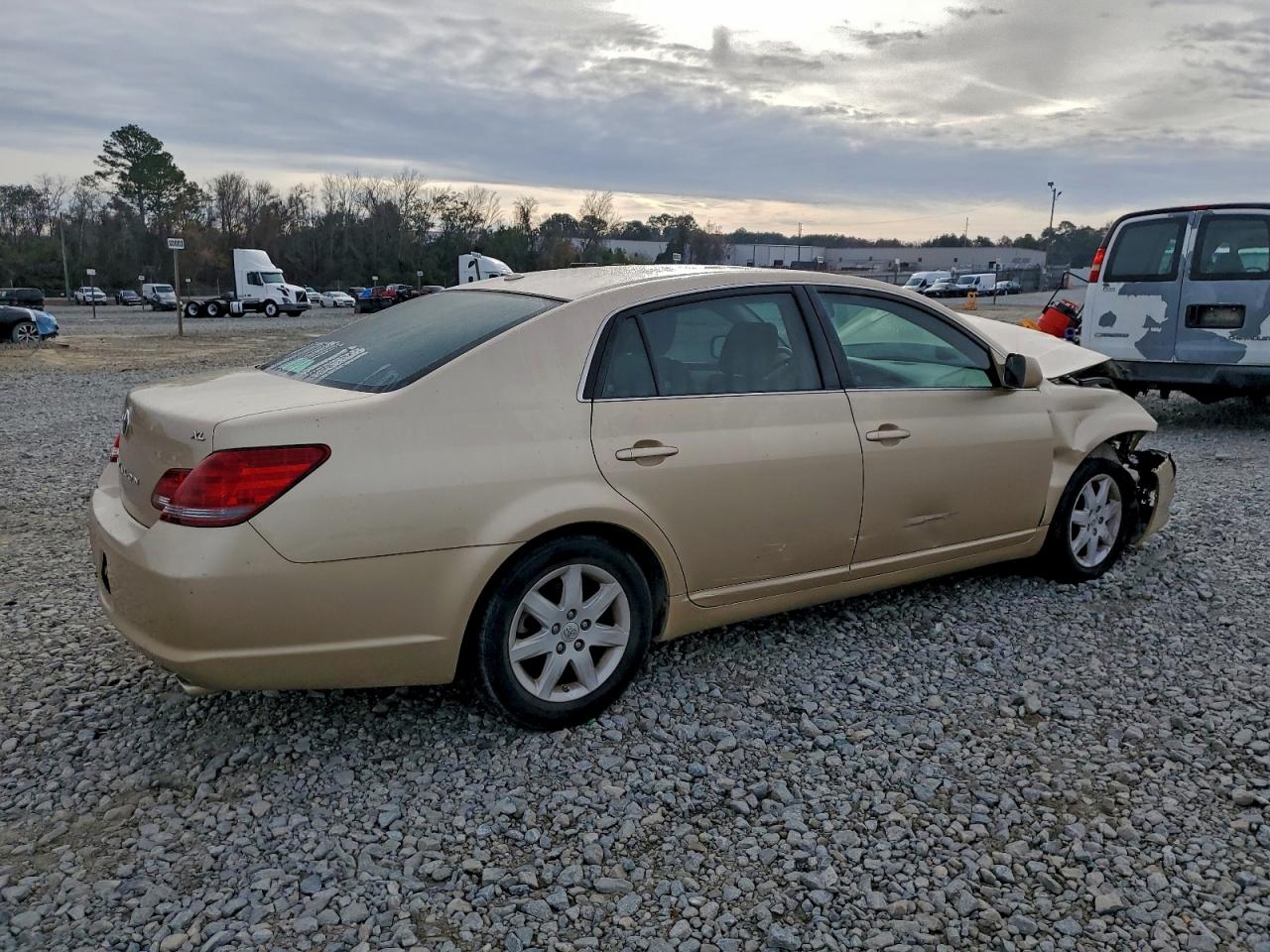 Toyota Avalon Xl Image 4