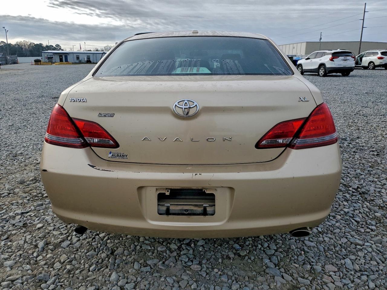 Toyota Avalon Xl Image 2