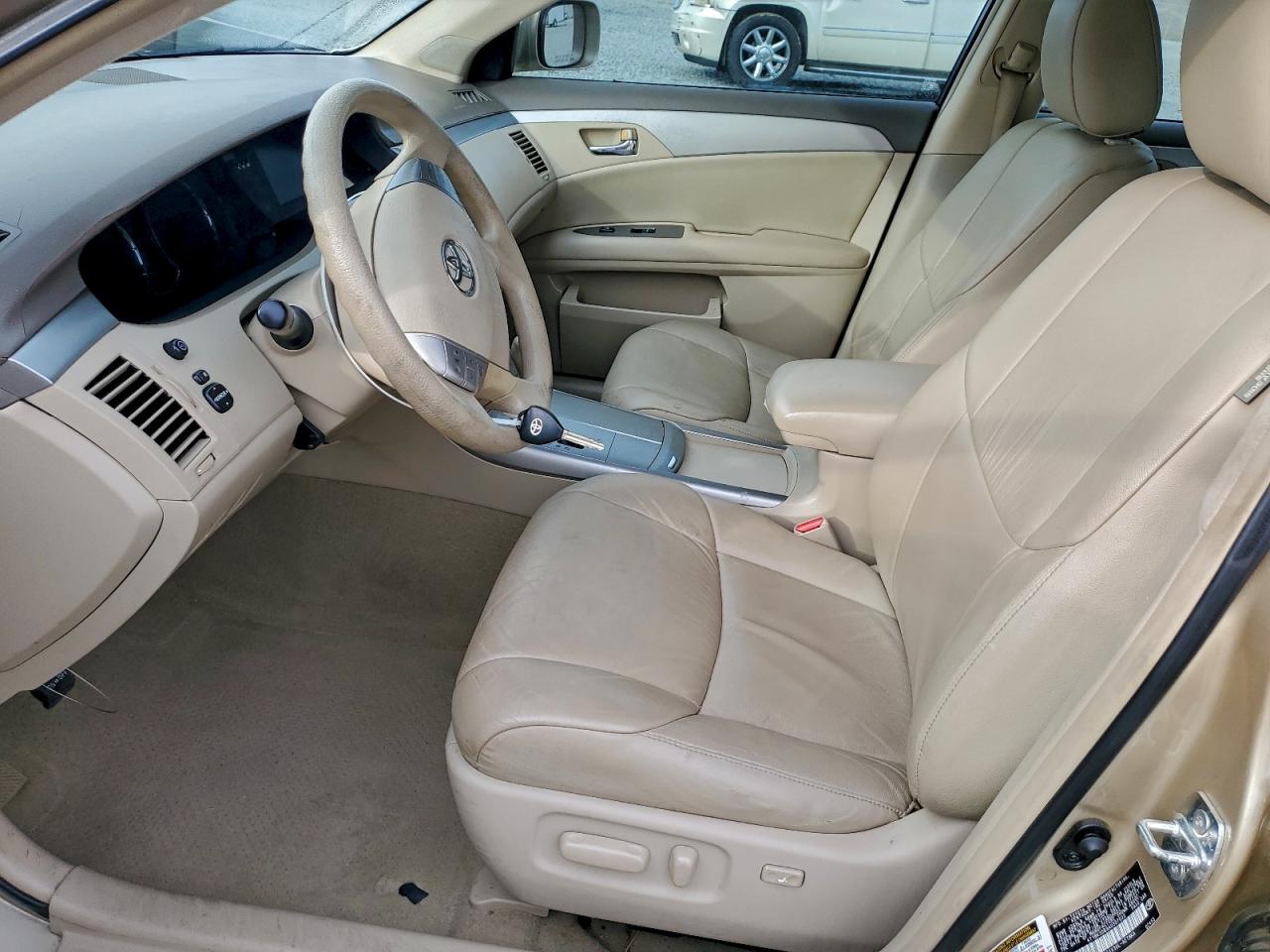 Toyota Avalon Xl Image 8