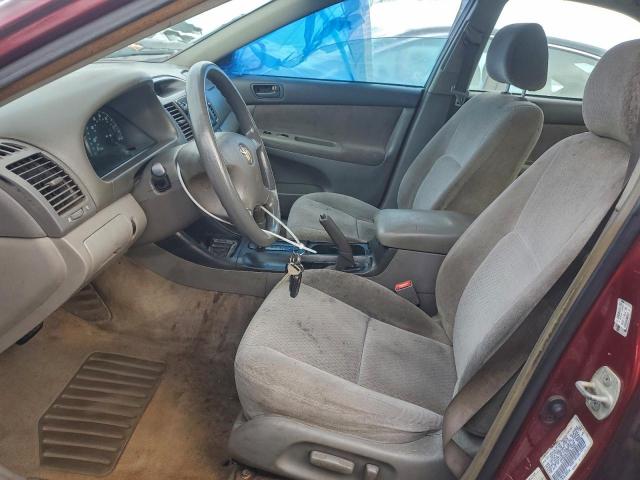 Toyota Camry Le Image 8