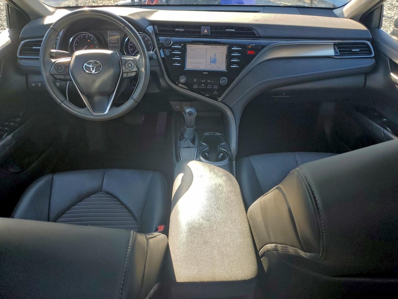 Toyota Camry Se Image 2