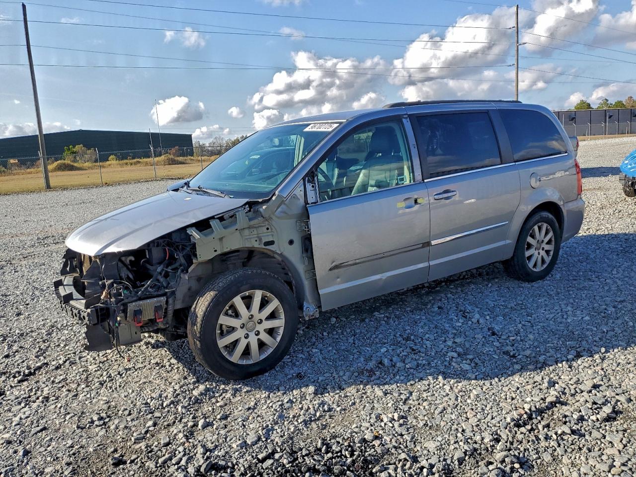 Chrysler Minivan Touring Image 1