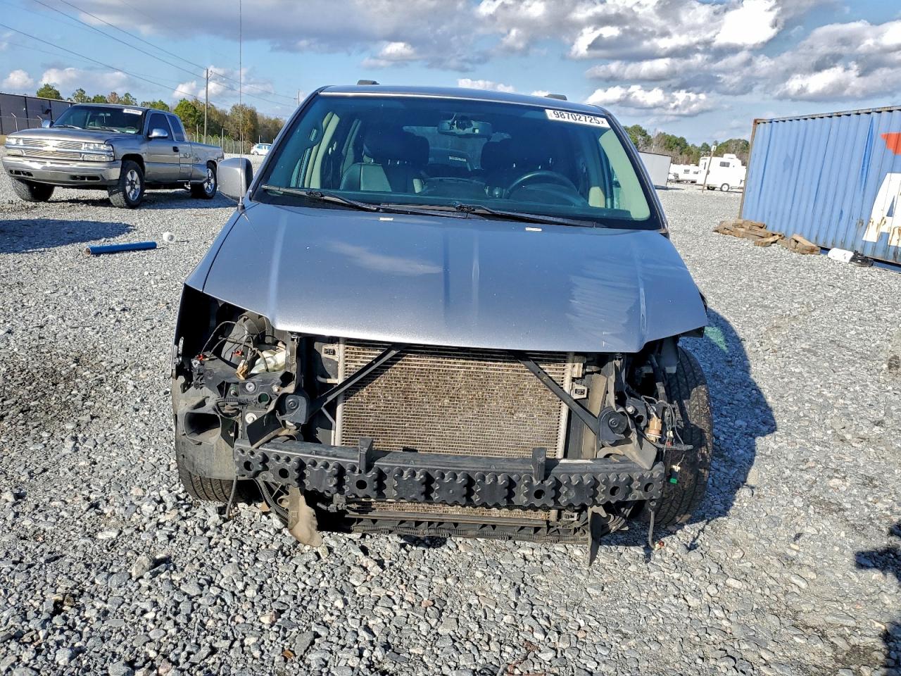 Chrysler Minivan Touring Image 2