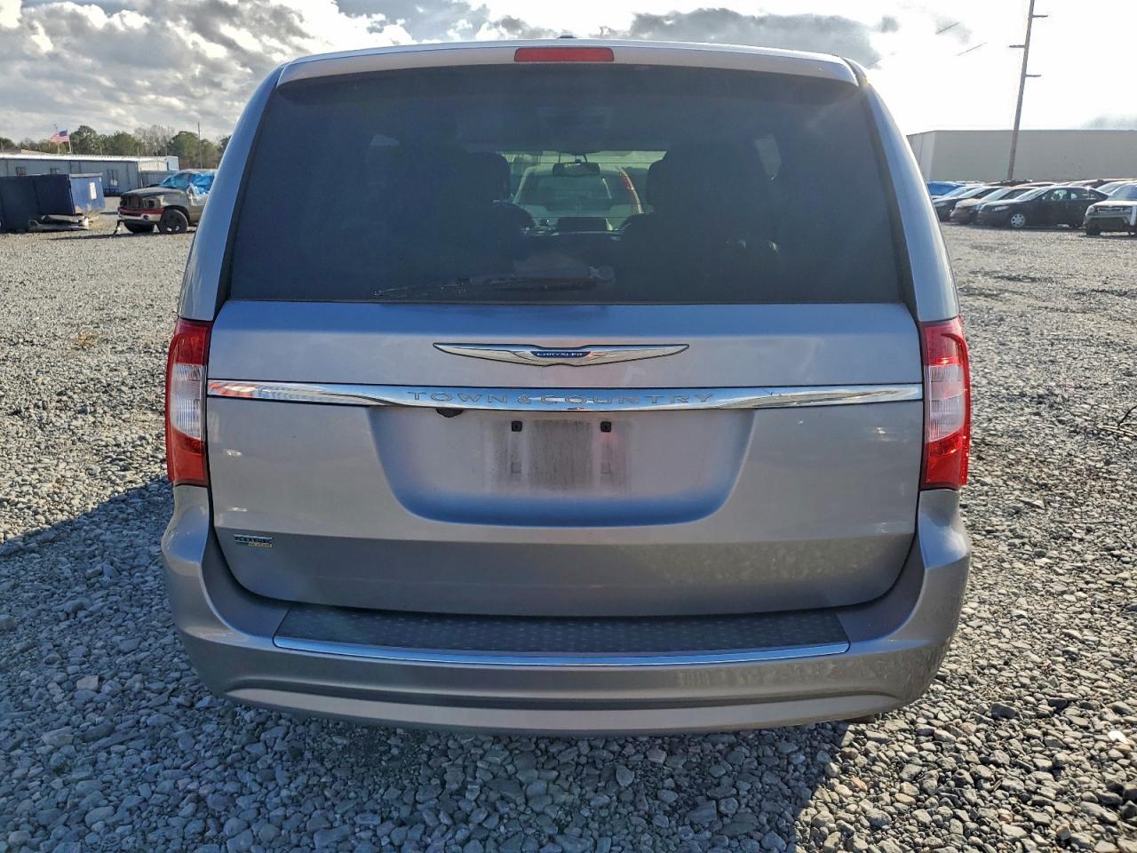 Chrysler Minivan Touring Image 4