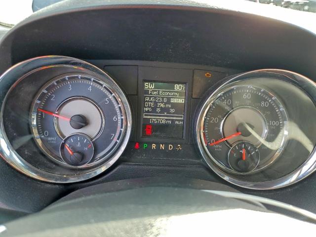 Chrysler Minivan Touring Image 9