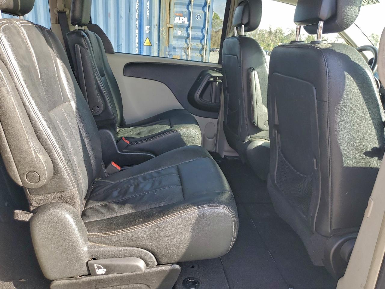 Chrysler Minivan Touring Image 14