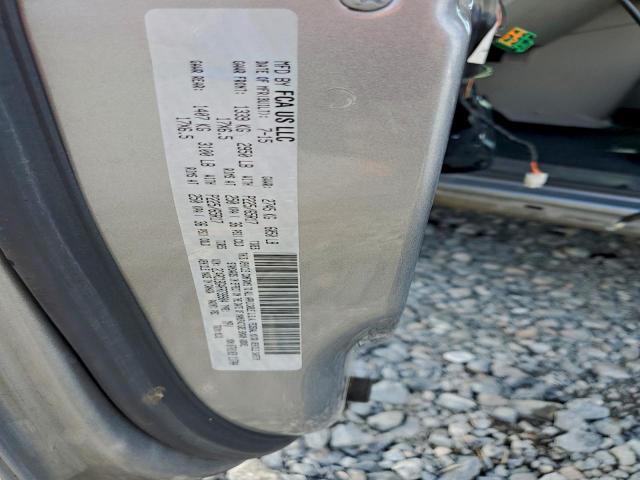 Chrysler Minivan Touring Image 11