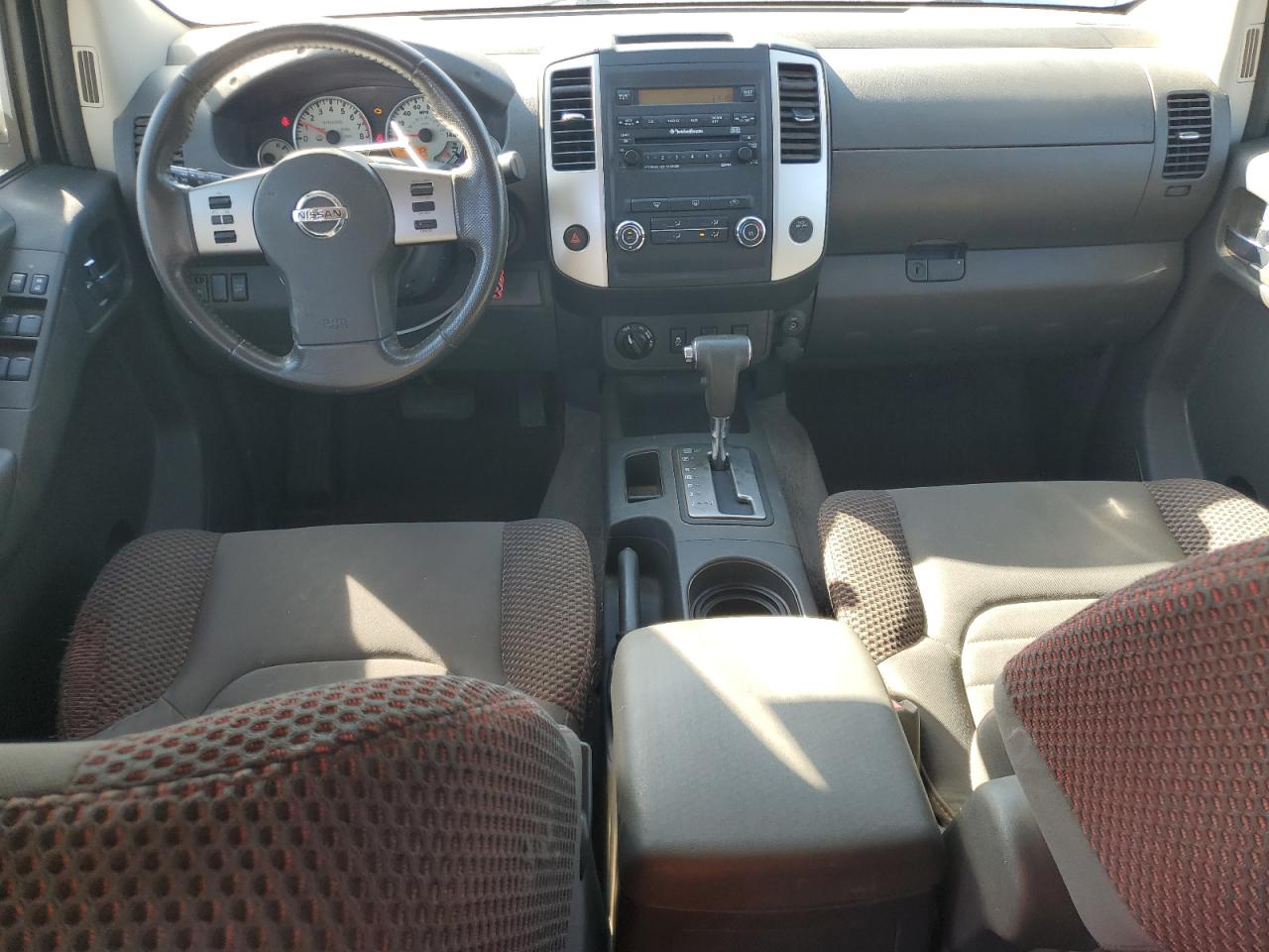 Nissan Frontier S Image 9