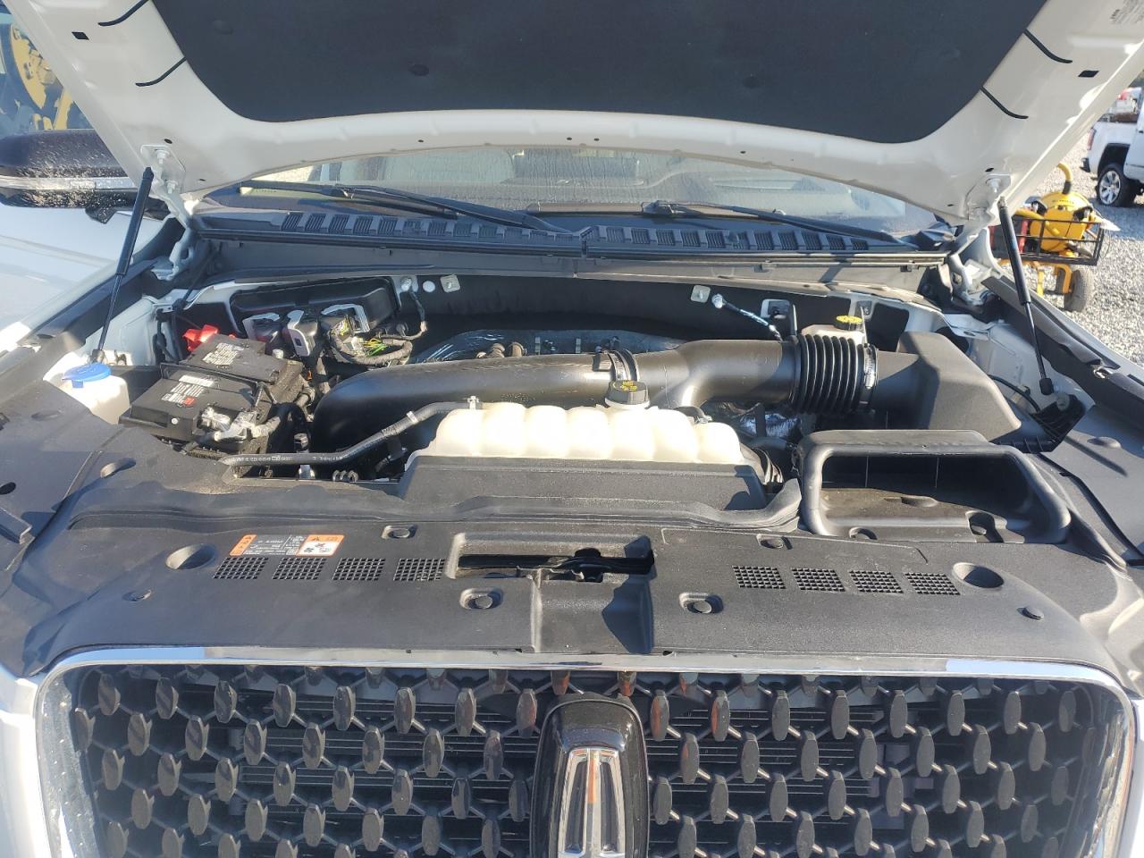 Lincoln Navigator Black Label Image 12