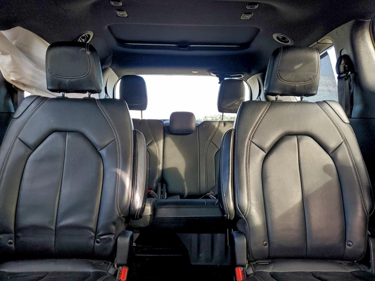 Chrysler Pacifica Touring L Plus Image 10