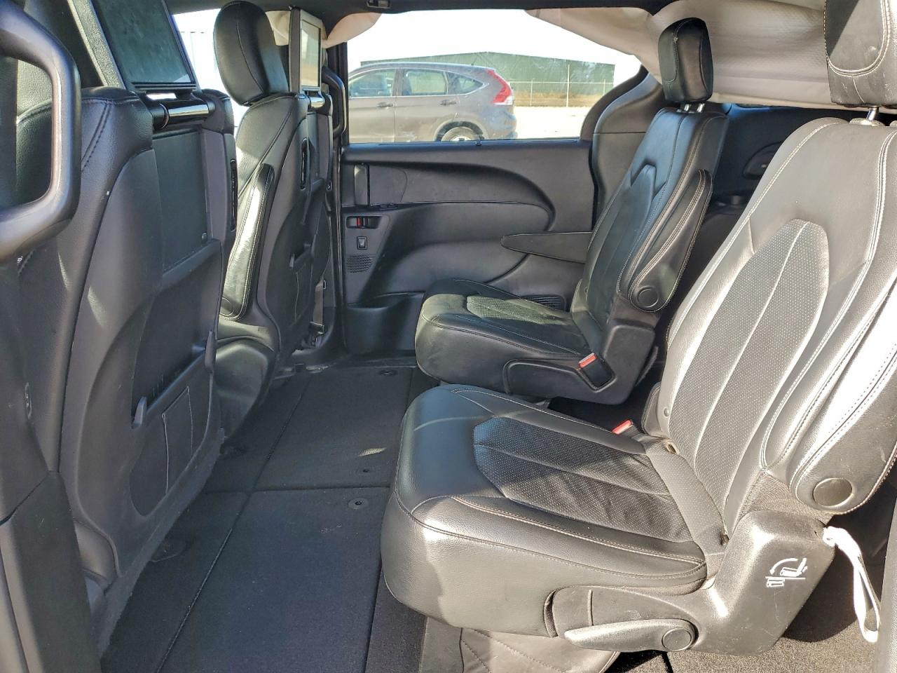 Chrysler Pacifica Touring L Plus Image 11