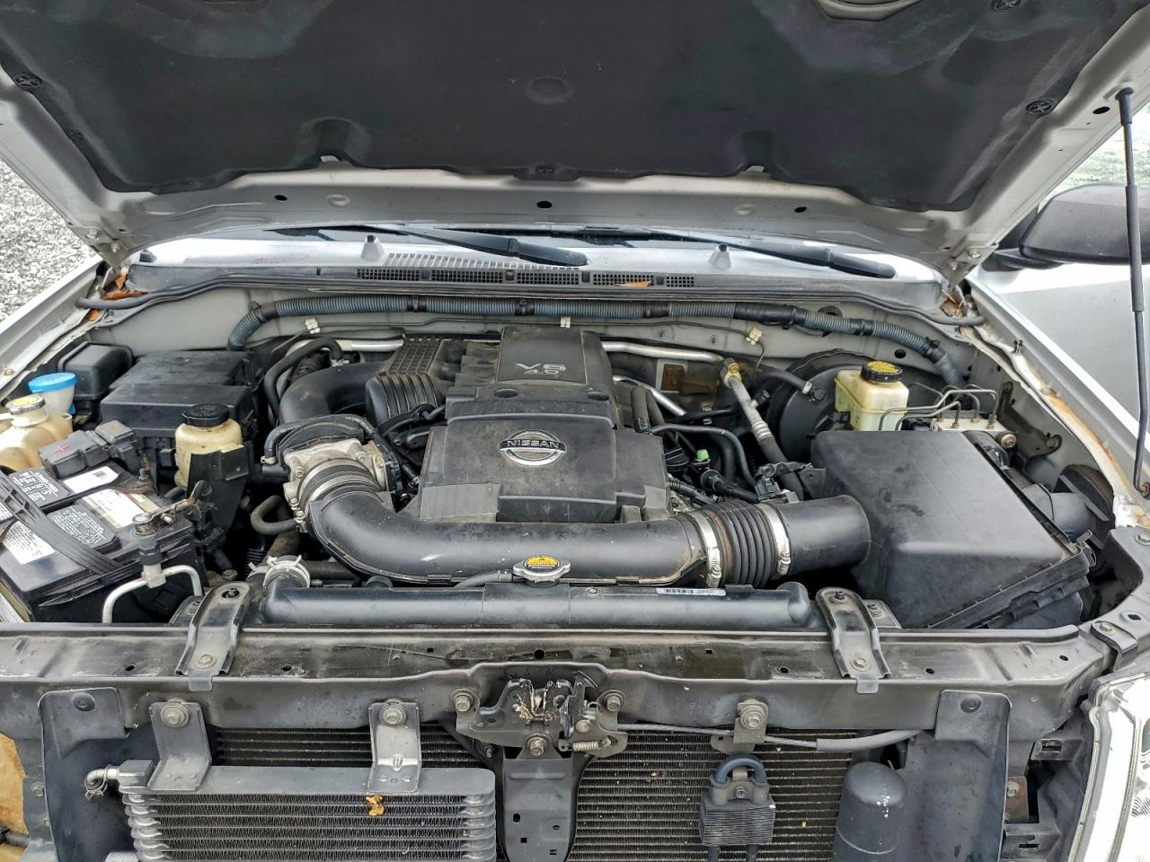 Nissan Frontier Crew Cab Le Image 7