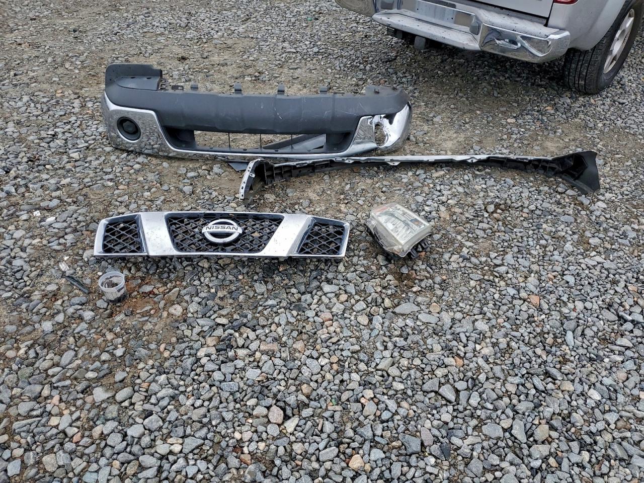 Nissan Frontier Crew Cab Le Image 12