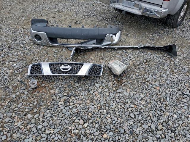 Nissan Frontier Crew Cab Le Image 12