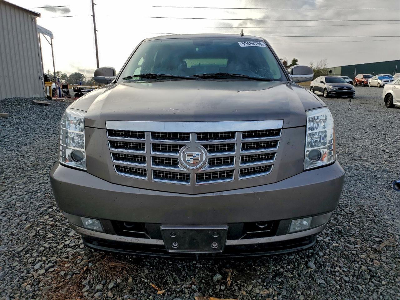 Cadillac Escalade Luxury Image 3