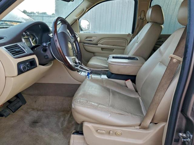 Cadillac Escalade Luxury Image 8