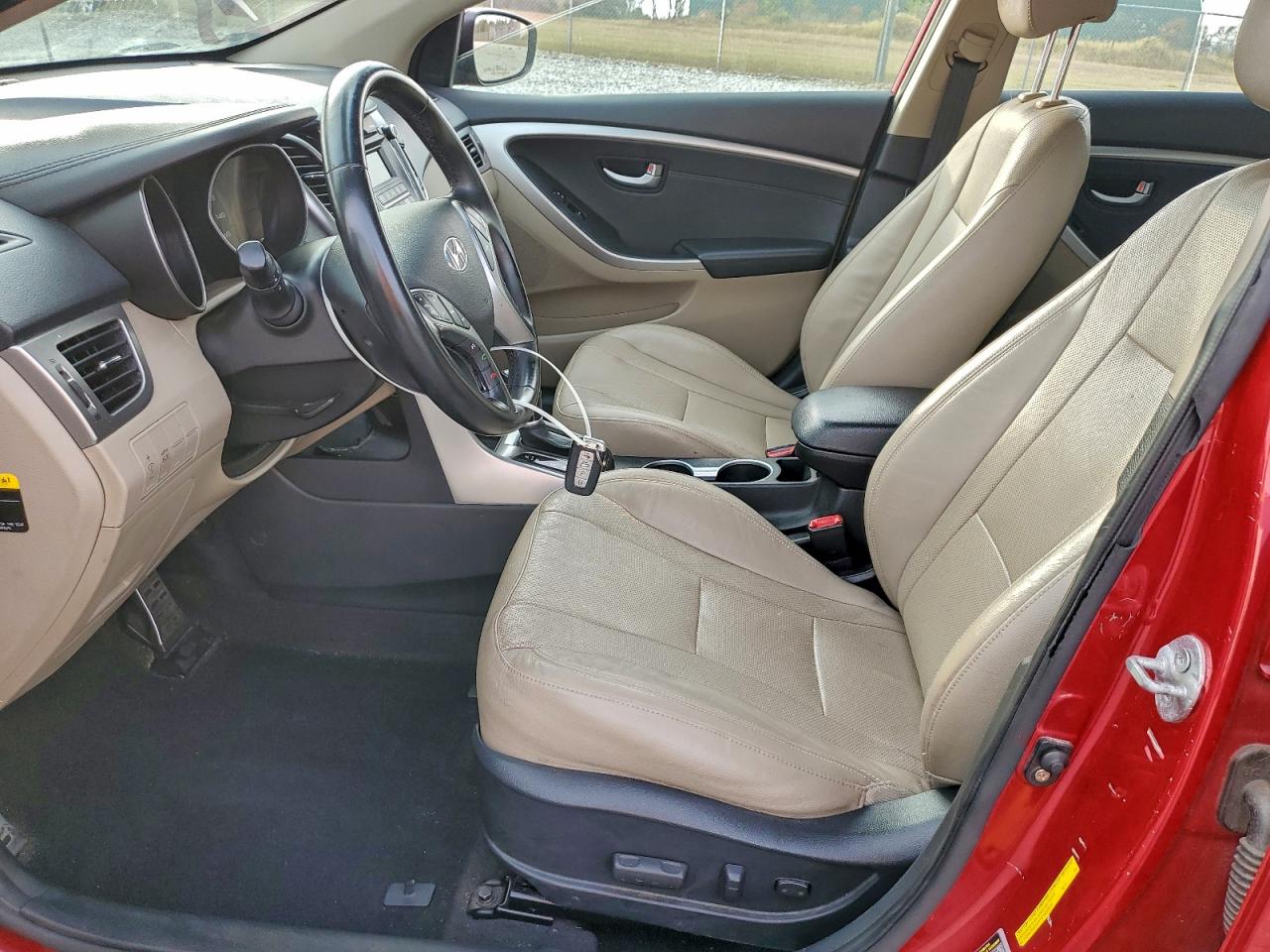 Hyundai ELANTRA Image 11