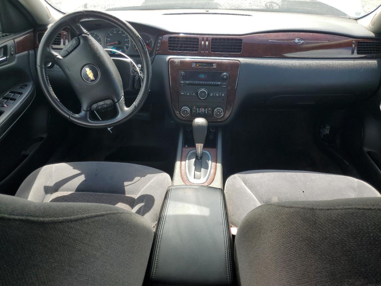 Chevrolet Impala Lt Image 10