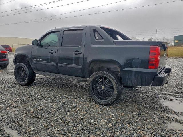 Chevrolet Avalanche Ls Image 2