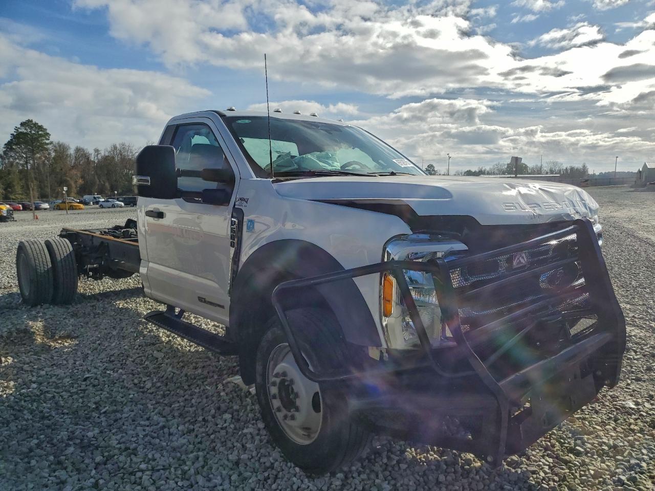 Ford F-600 Super Duty Image 8