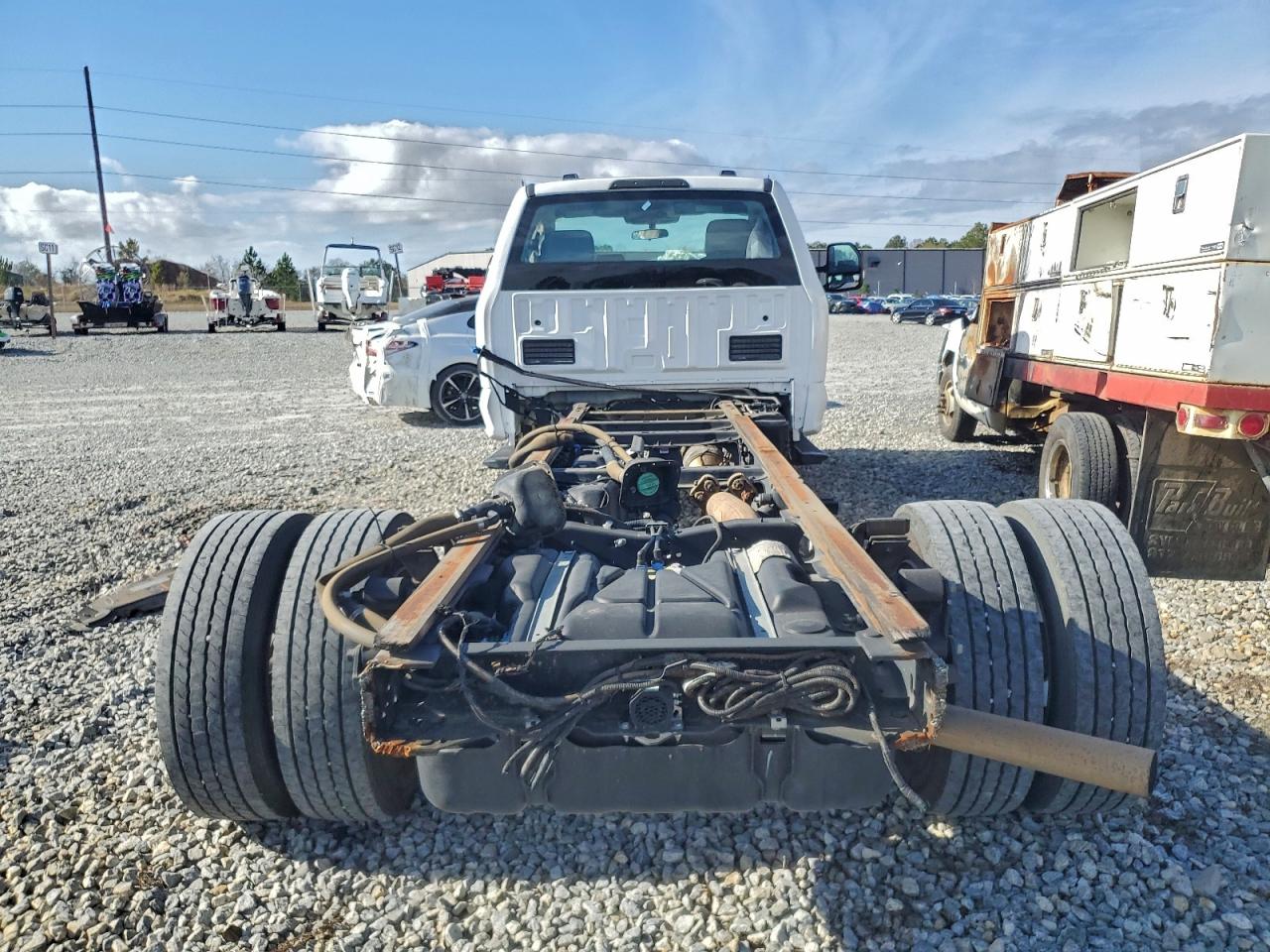 Ford F-600 Super Duty Image 3