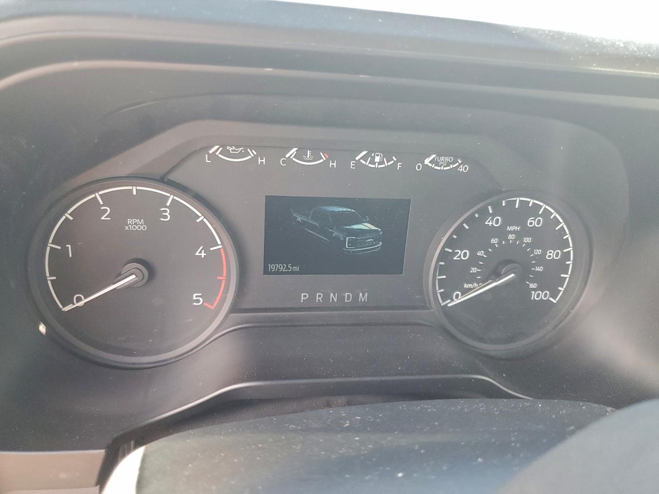 Ford F-600 Super Duty Image 12