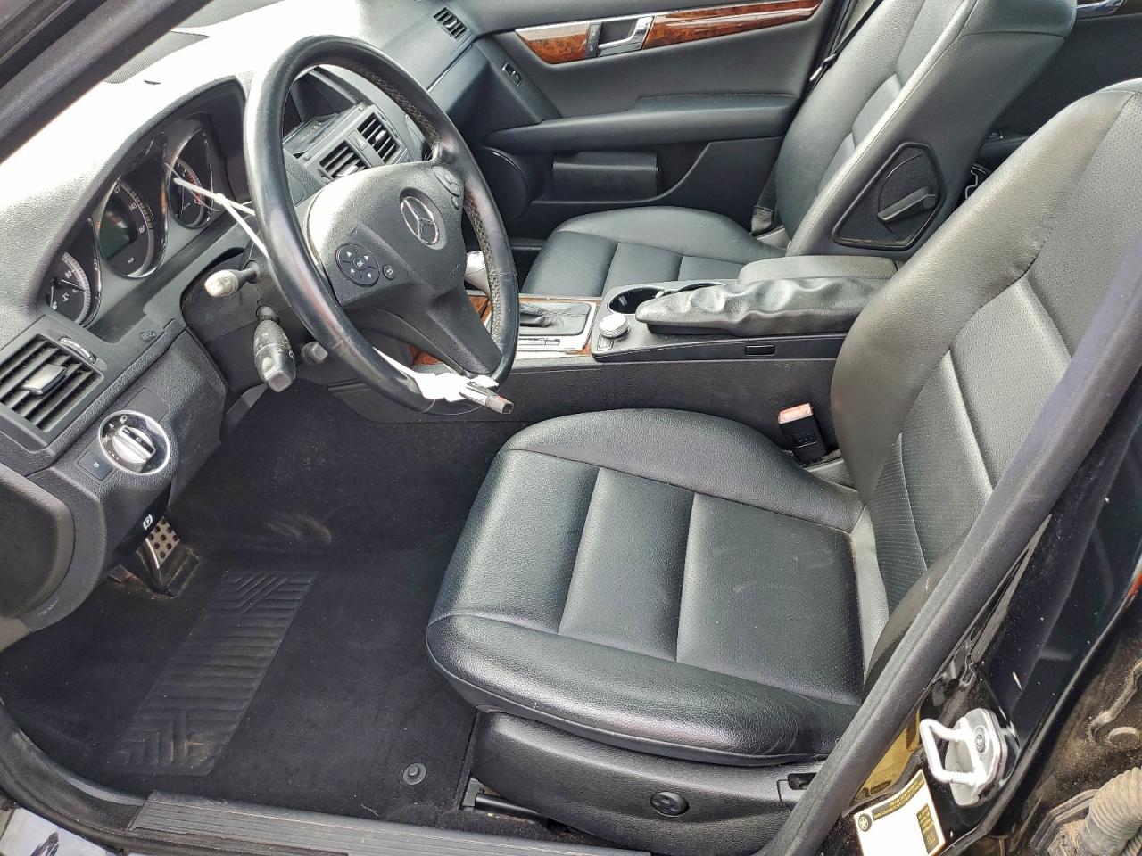 Mercedes-Benz C-Class 300 4matic Image 10