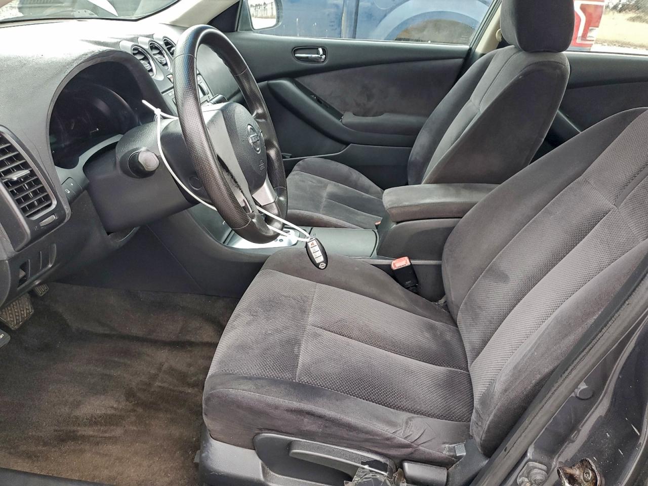 Nissan Altima 2.5 Image 3