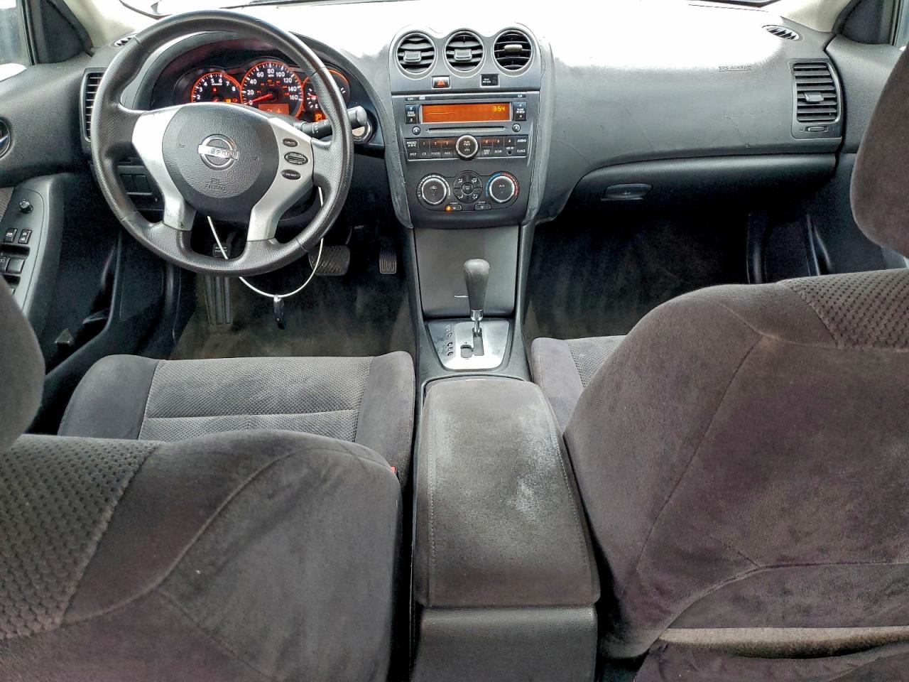 Nissan Altima 2.5 Image 8