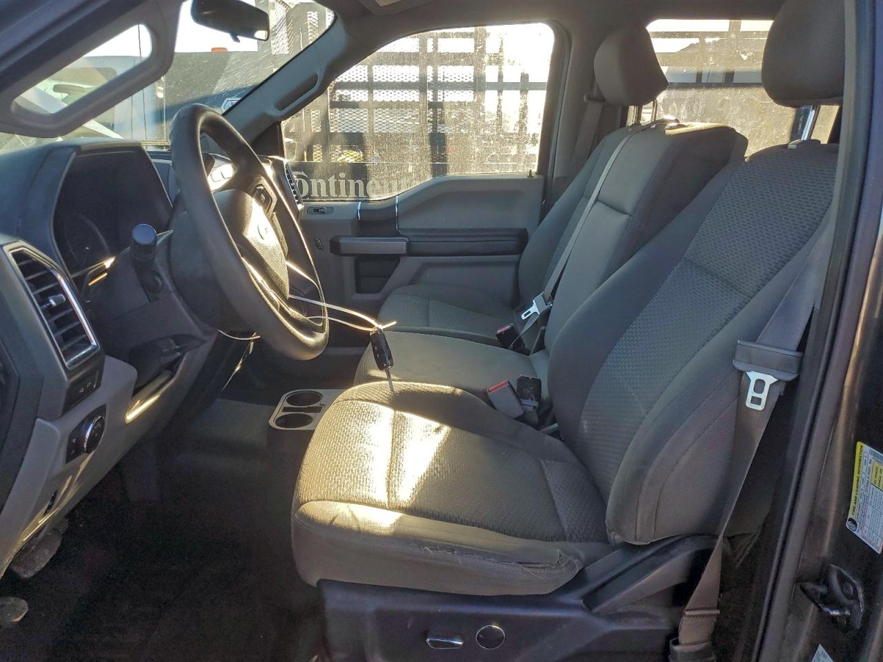 Ford F-450 Super Duty Image 3